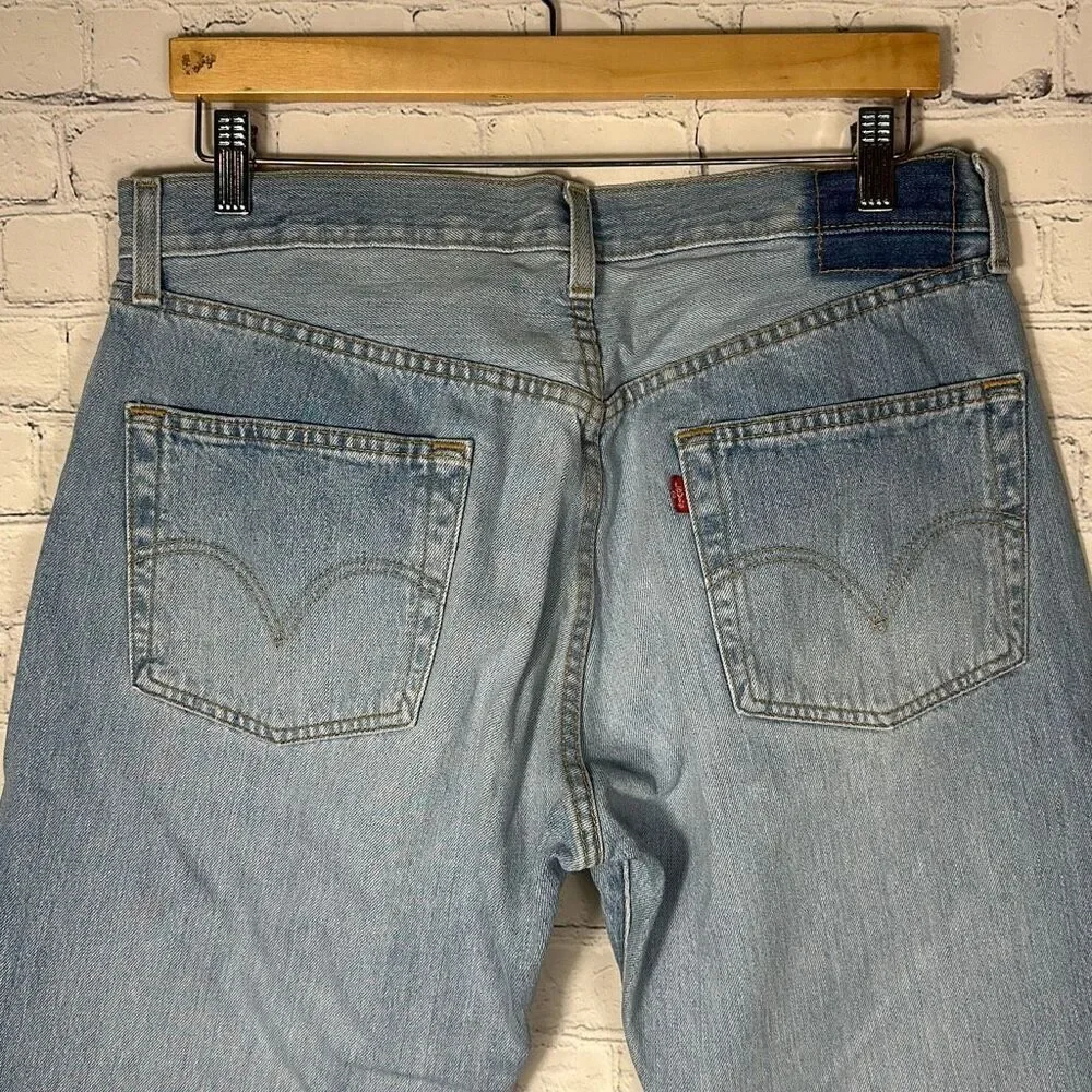 Vintage 90s Levi’s Mens 501 Straight Jeans size W36 x L34 Button‎ Fly Light Wash